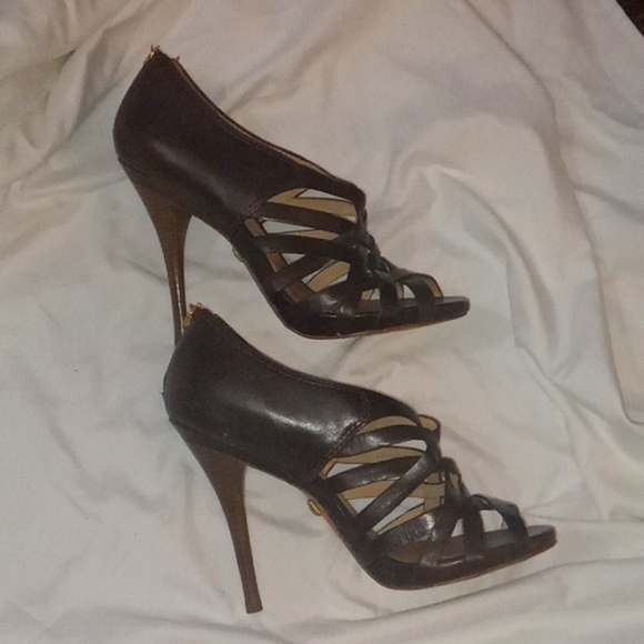 L.A.M.B. 7.5 Brown Leather Strappy Heels - Picture 3 of 6